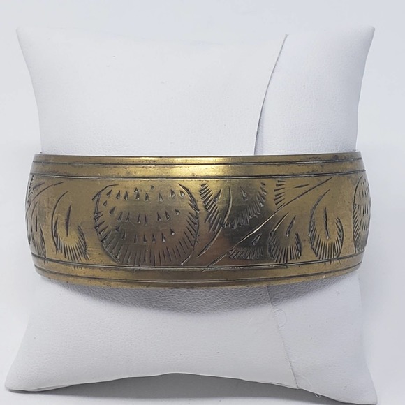 Brass Etched Wide Bangle Bracelet Leaves Boho - Picture 2 of 4